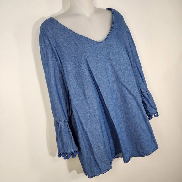 Hester & Orchard Top Womens Size 1X Denim Chambray 3/4 Pom Pom Bell Sleeve Boho - Picture 4 of 11